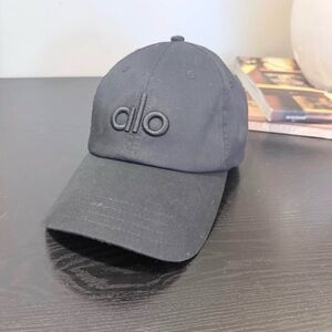 *NOT FOR SALE* ALO Yoga Classic Black Hat (Like New)